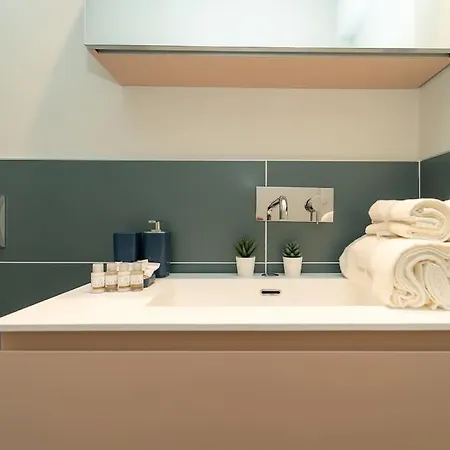 Moderno A 200 Metri Dal Duomo Como