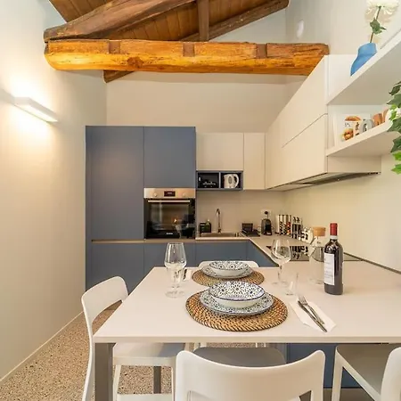 Moderno A 200 Metri Dal Duomo Διαμέρισμα Όπως